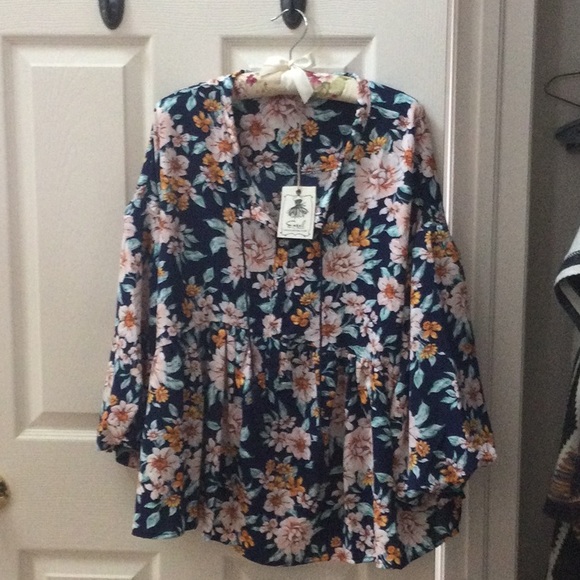 easel Tops - Easel Flower print shirt oversized